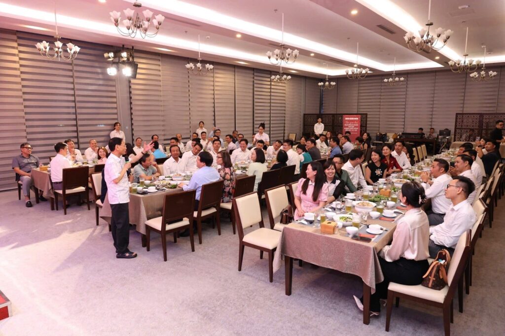 ceo-q-con-tham-gia-doanh-nhan-sao-do3 